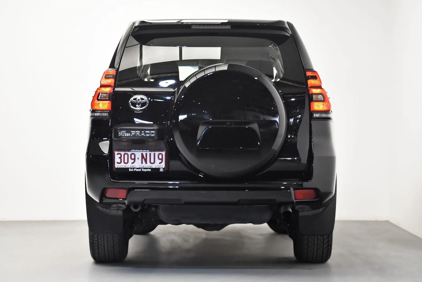 2023 Toyota Landcruiser Prado Gallery Image 6