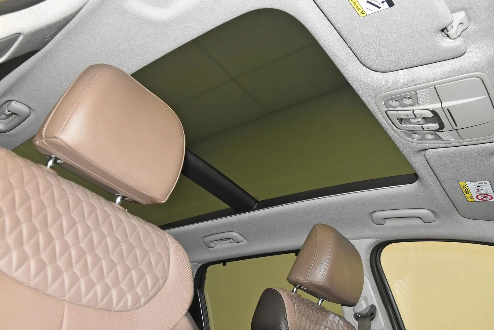 2018 Hyundai Santa Fe Gallery Image 19