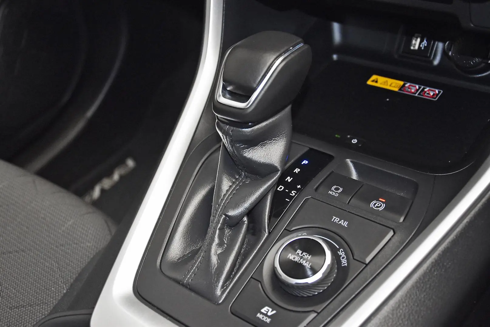 2024 Toyota RAV4 Gallery Image 14
