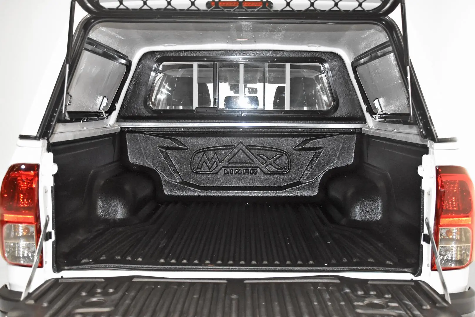 2023 Toyota Hilux Gallery Image 20