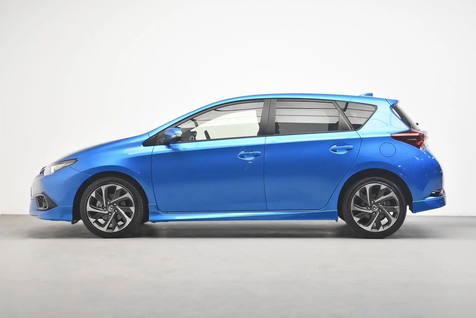 2016 Toyota Corolla Gallery Image 4
