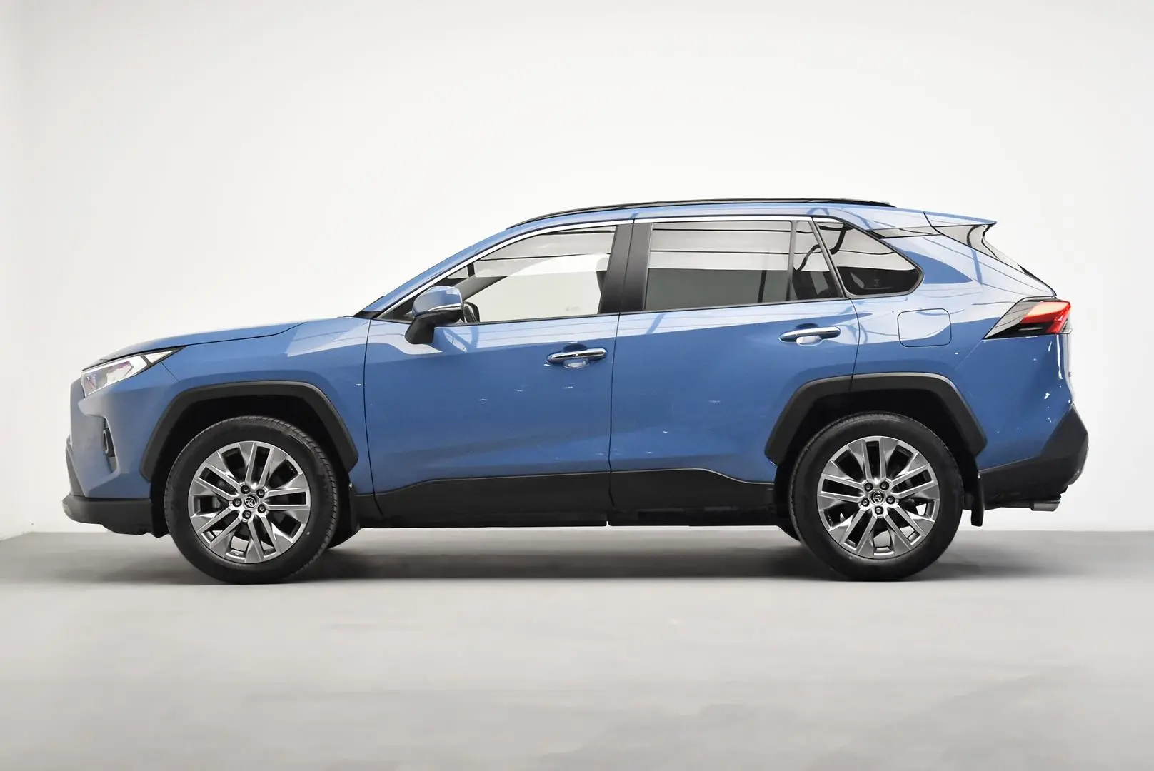 2023 Toyota RAV4 Gallery Image 4