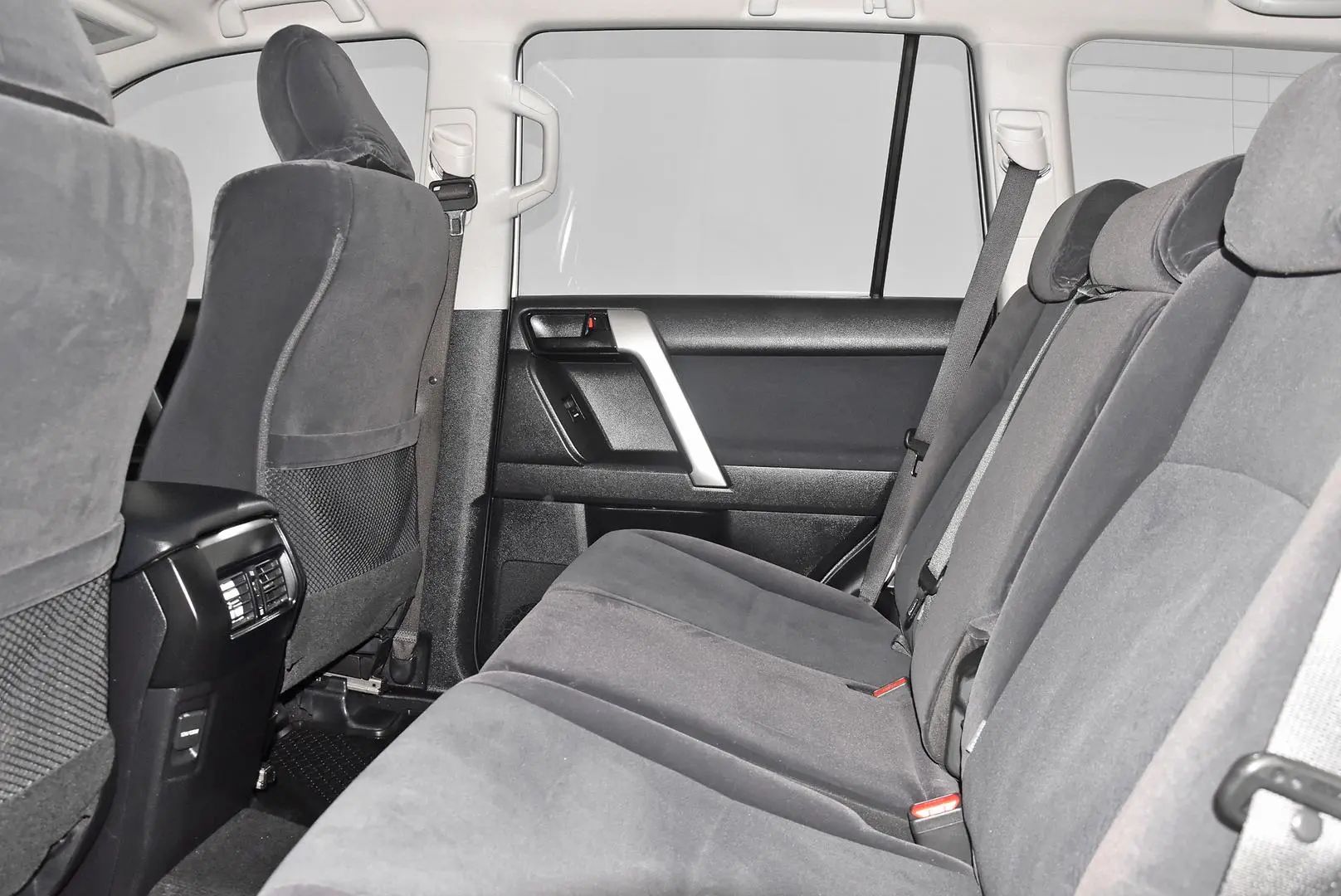 2022 Toyota Landcruiser Prado Gallery Image 17