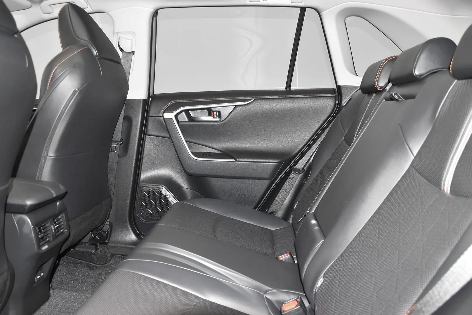 2024 Toyota RAV4 Gallery Image 19