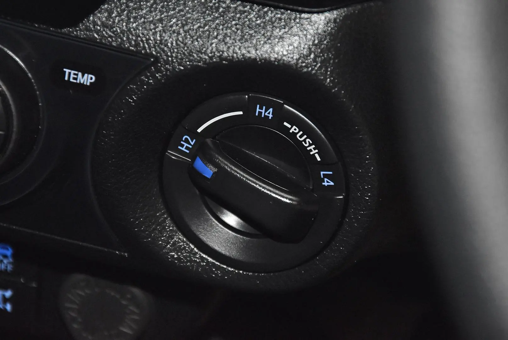 2025 Toyota Hilux Gallery Image 14
