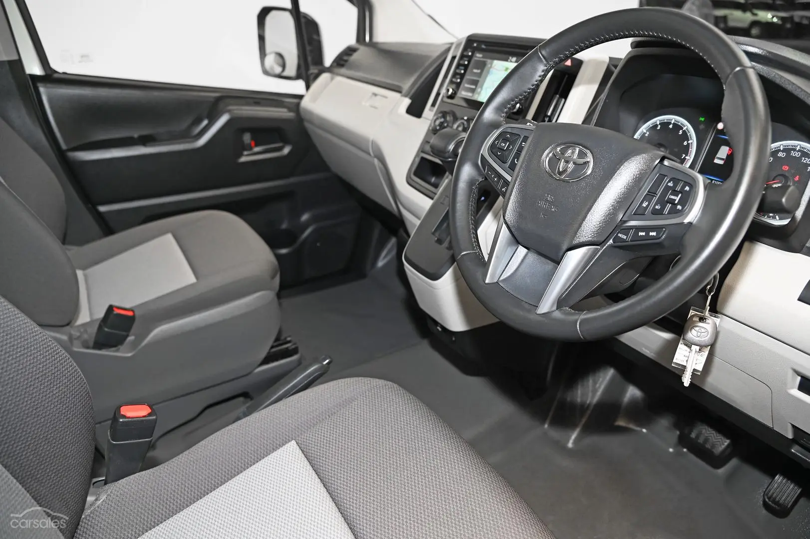 2019 Toyota Hiace Image 8