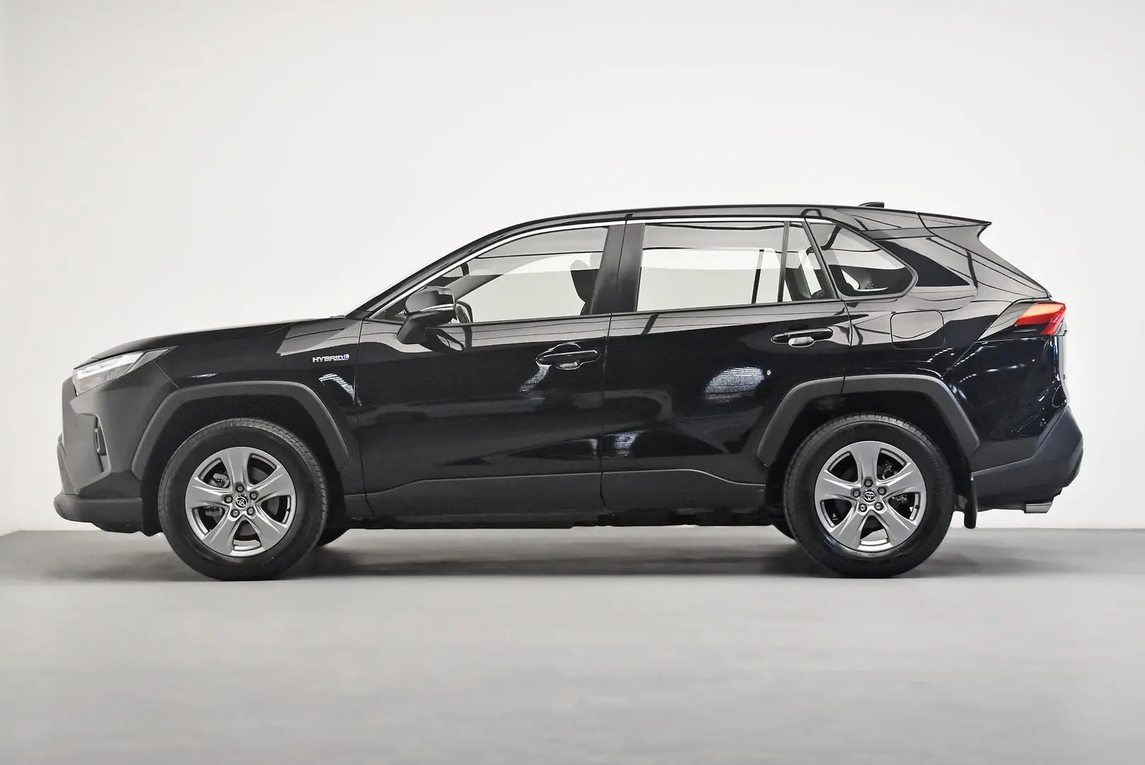 2024 Toyota RAV4 Gallery Image 4