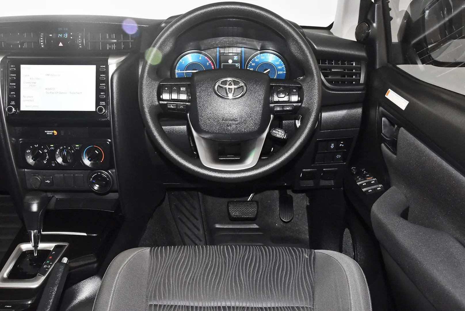 2025 Toyota Fortuner Gallery Image 14