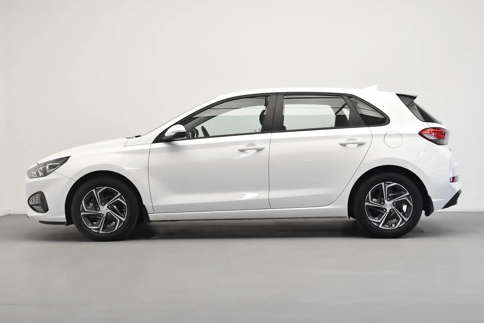 2024 Hyundai i30 Gallery Image 4