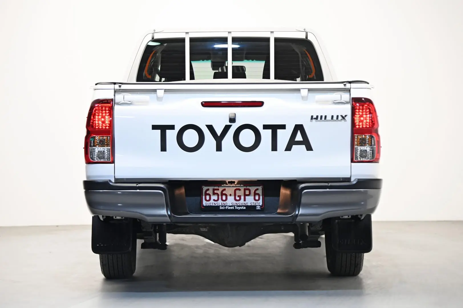 2023 Toyota Hilux Image 6