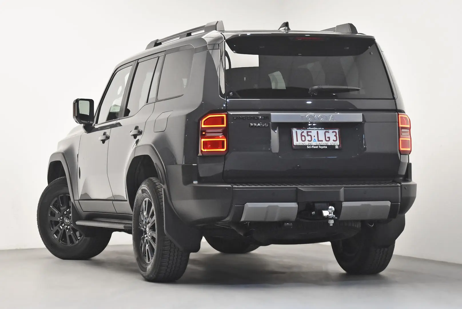 2024 Toyota Landcruiser Prado Gallery Image 5