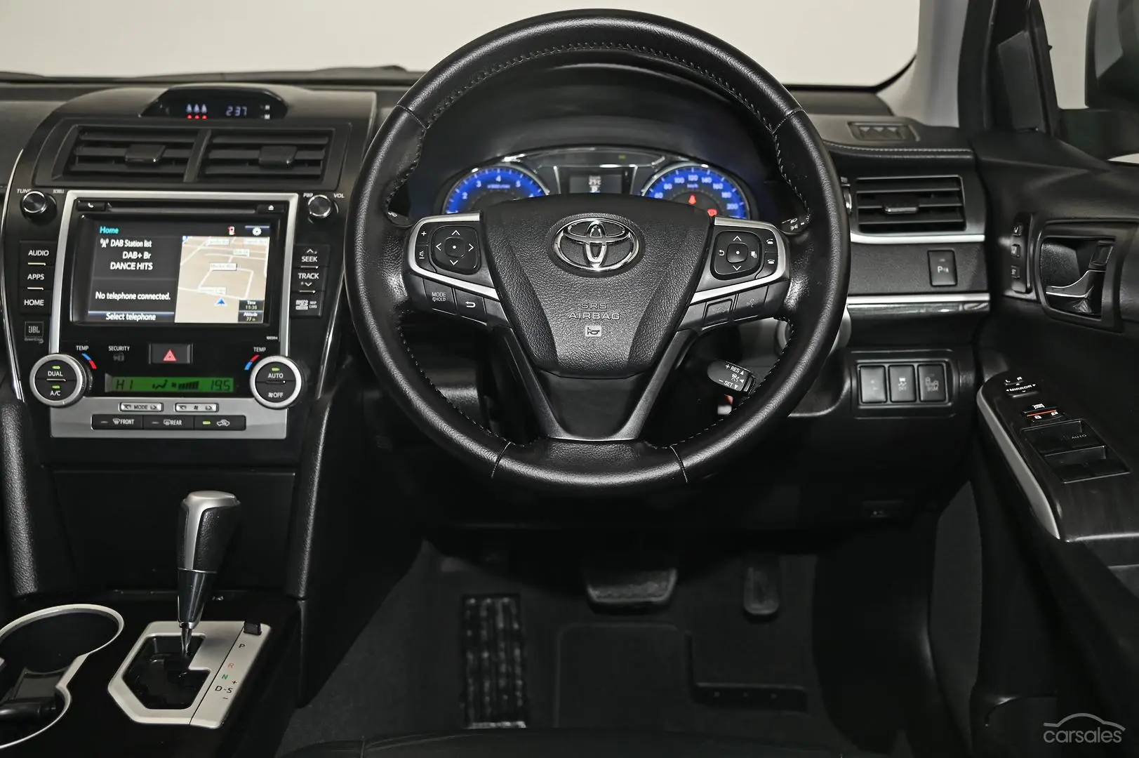 2016 Toyota Camry Image 15