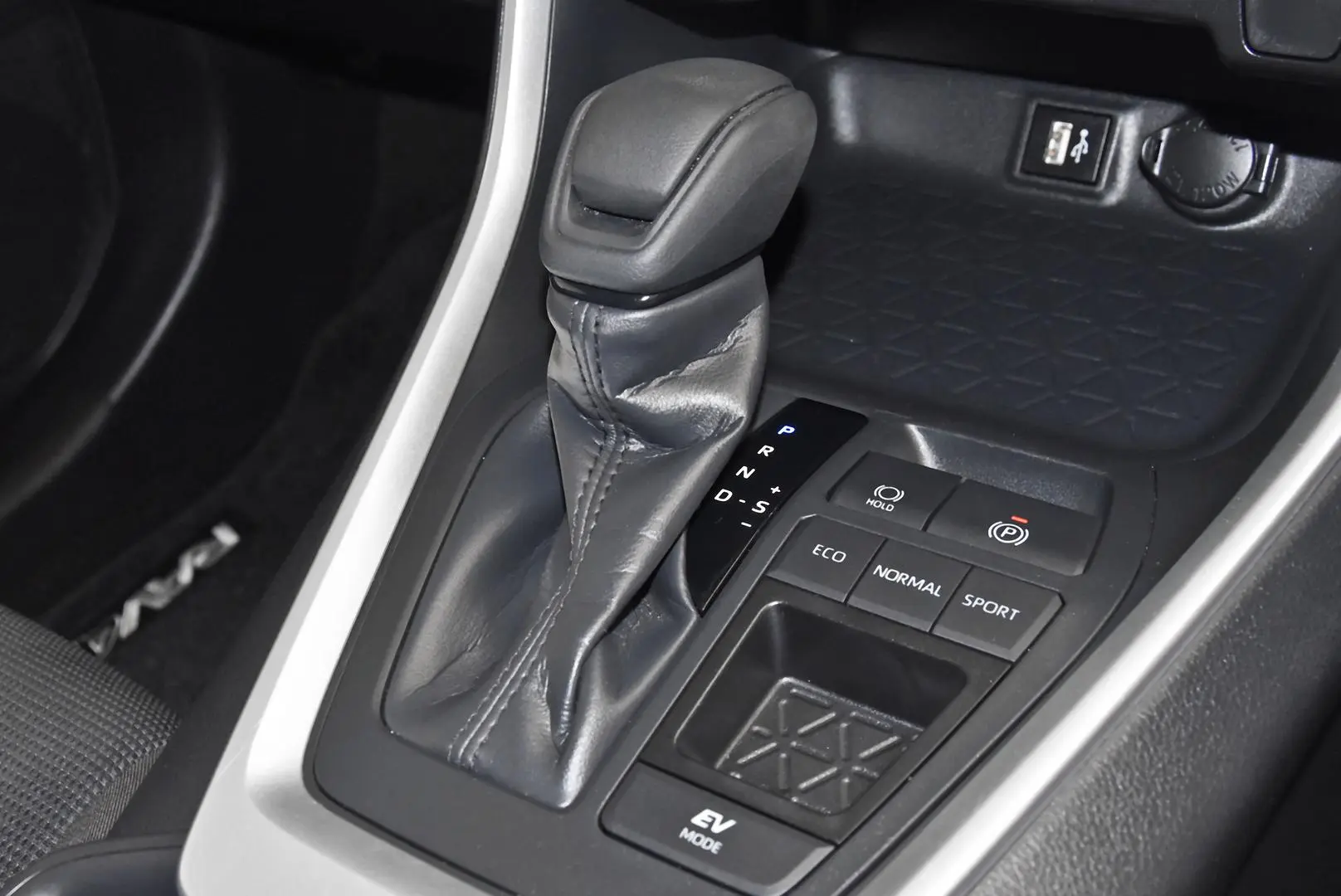 2024 Toyota RAV4 Gallery Image 14