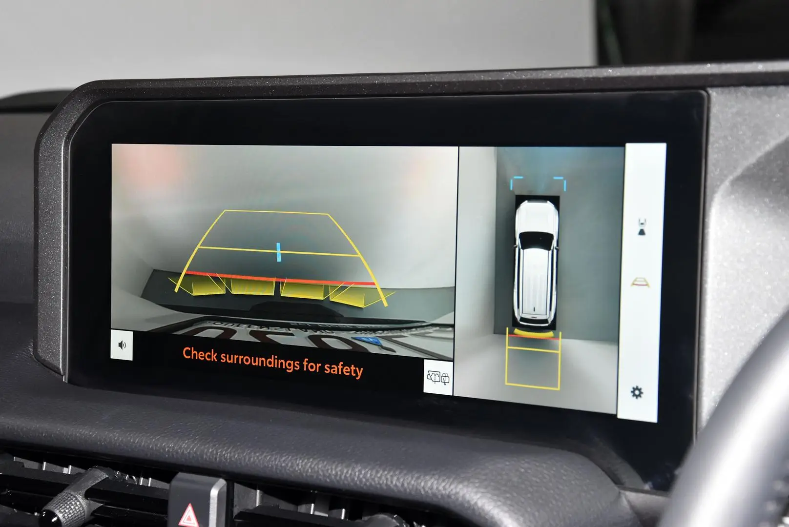 2024 Toyota Landcruiser Prado Gallery Image 12