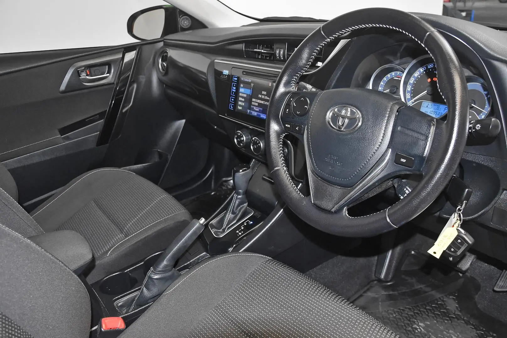 2015 Toyota Corolla Gallery Image 8