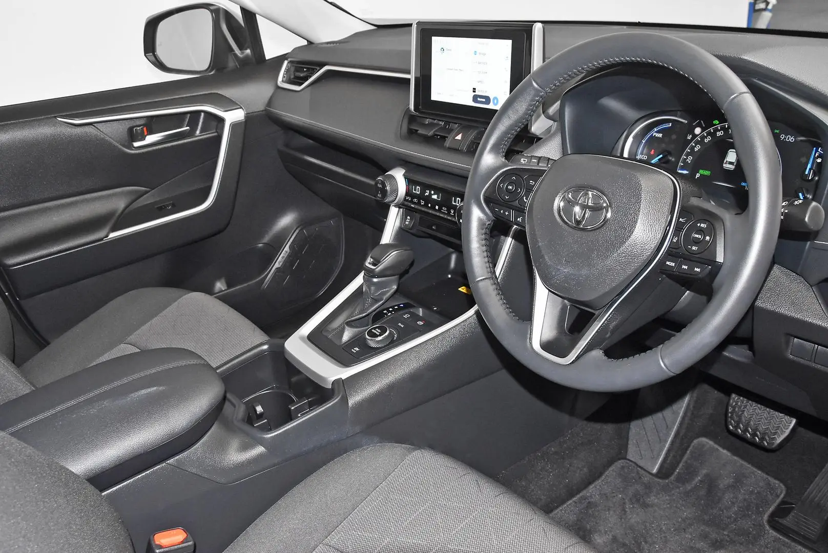 2024 Toyota RAV4 Gallery Image 9