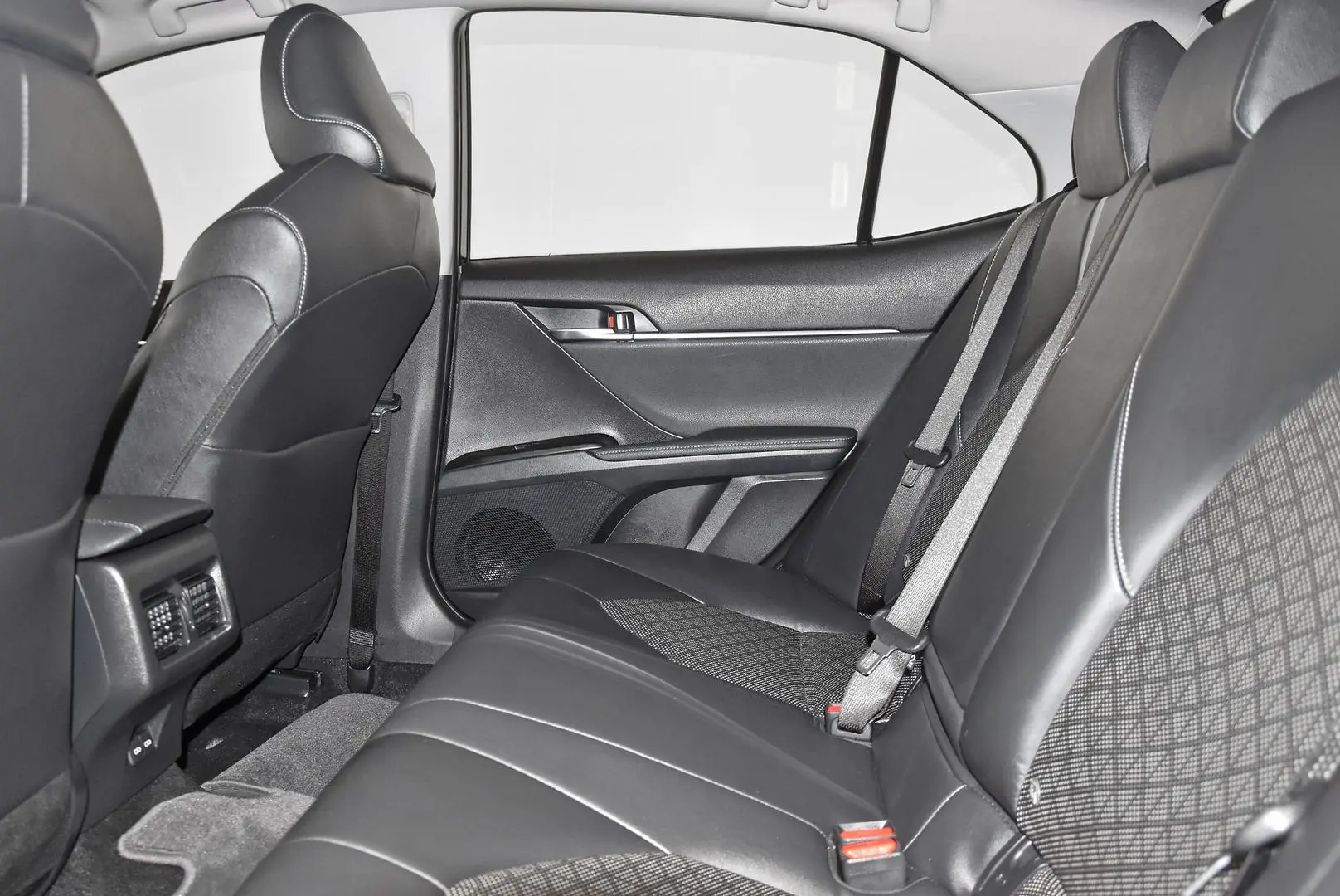 2022 Toyota Camry Gallery Image 18