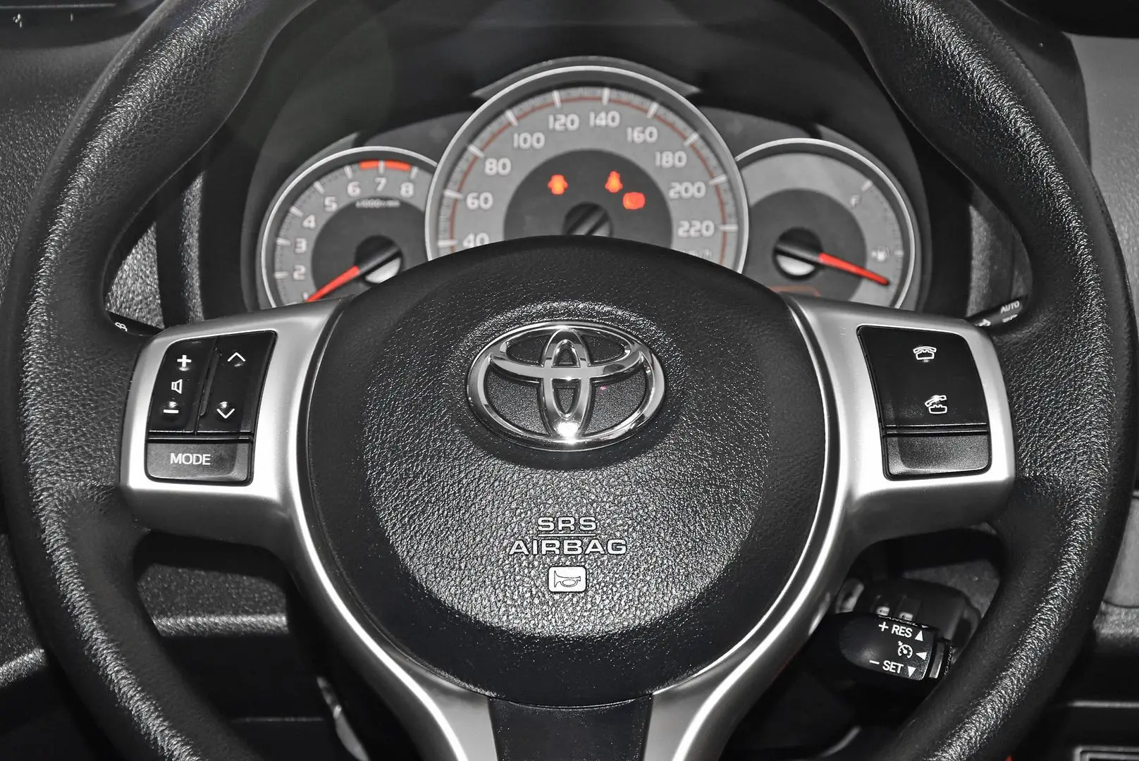 2016 Toyota Yaris Gallery Image 15