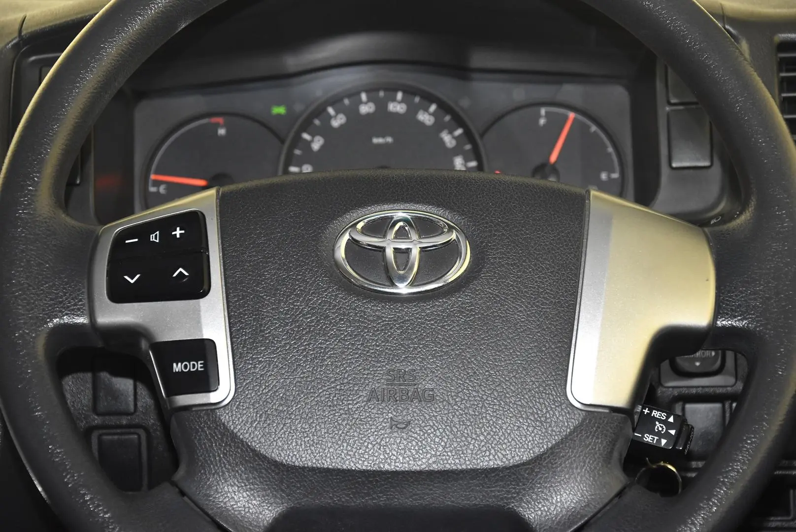 2017 Toyota Hiace Gallery Image 15