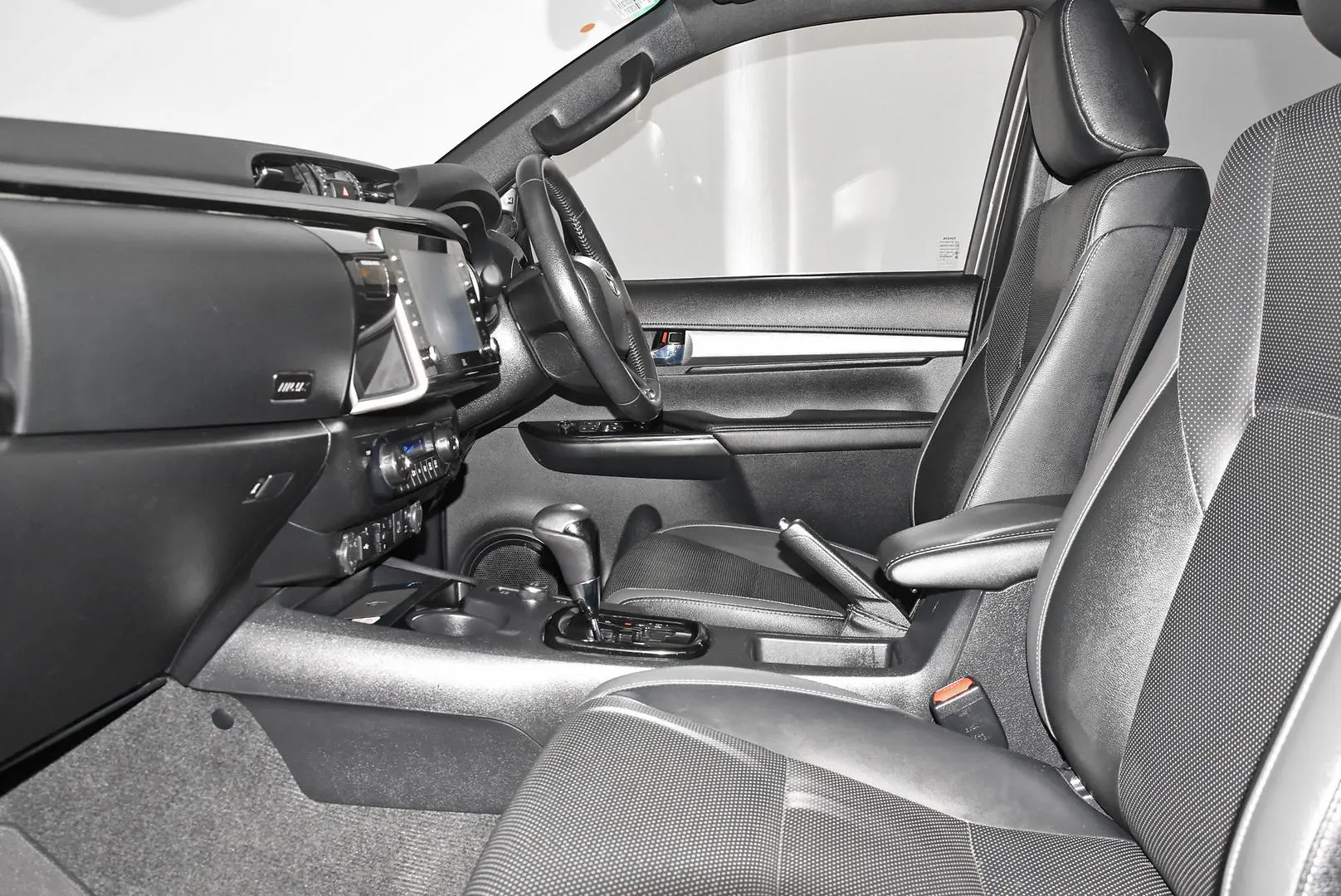 2024 Toyota Hilux Gallery Image 18