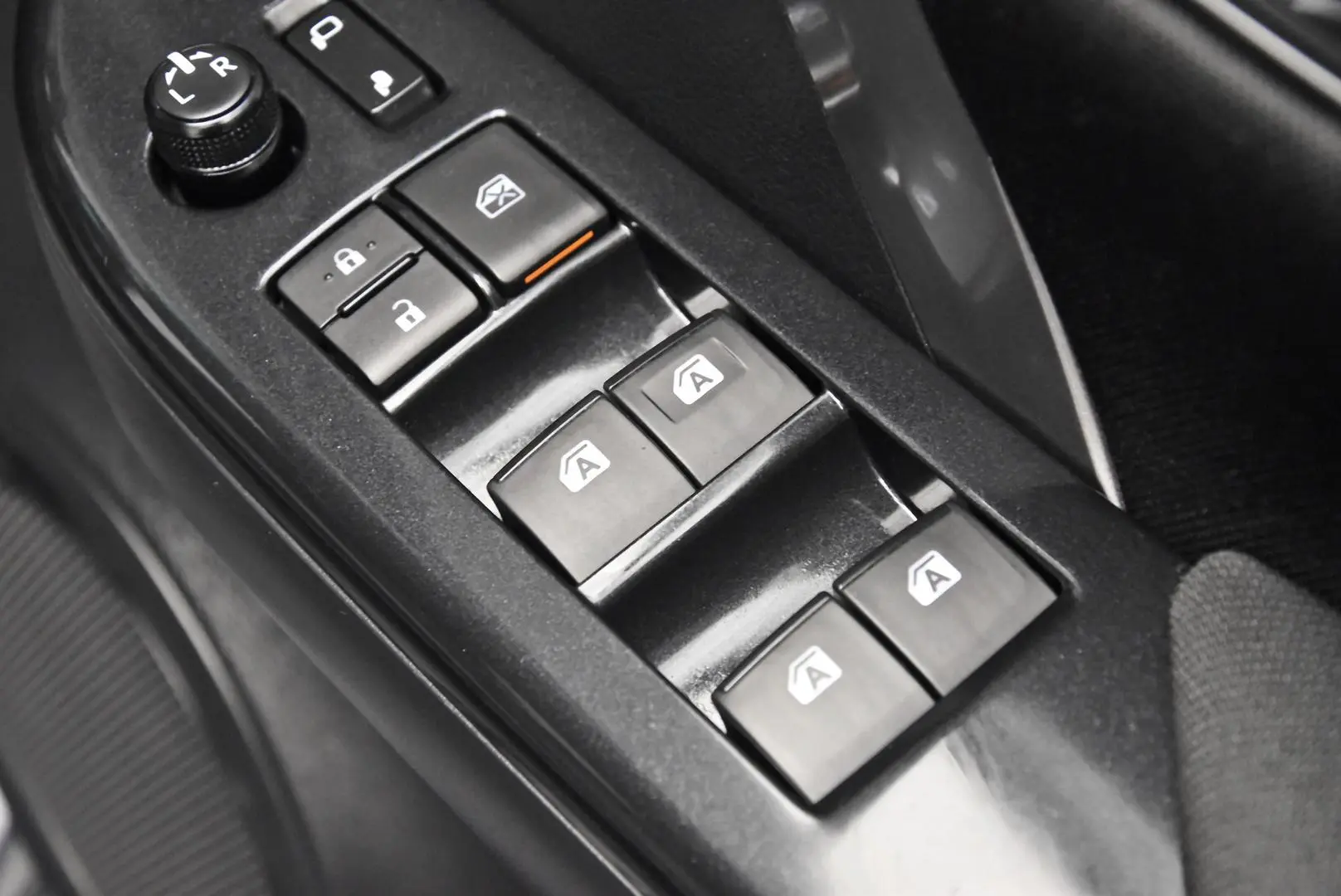 2021 Toyota Fortuner Gallery Image 8