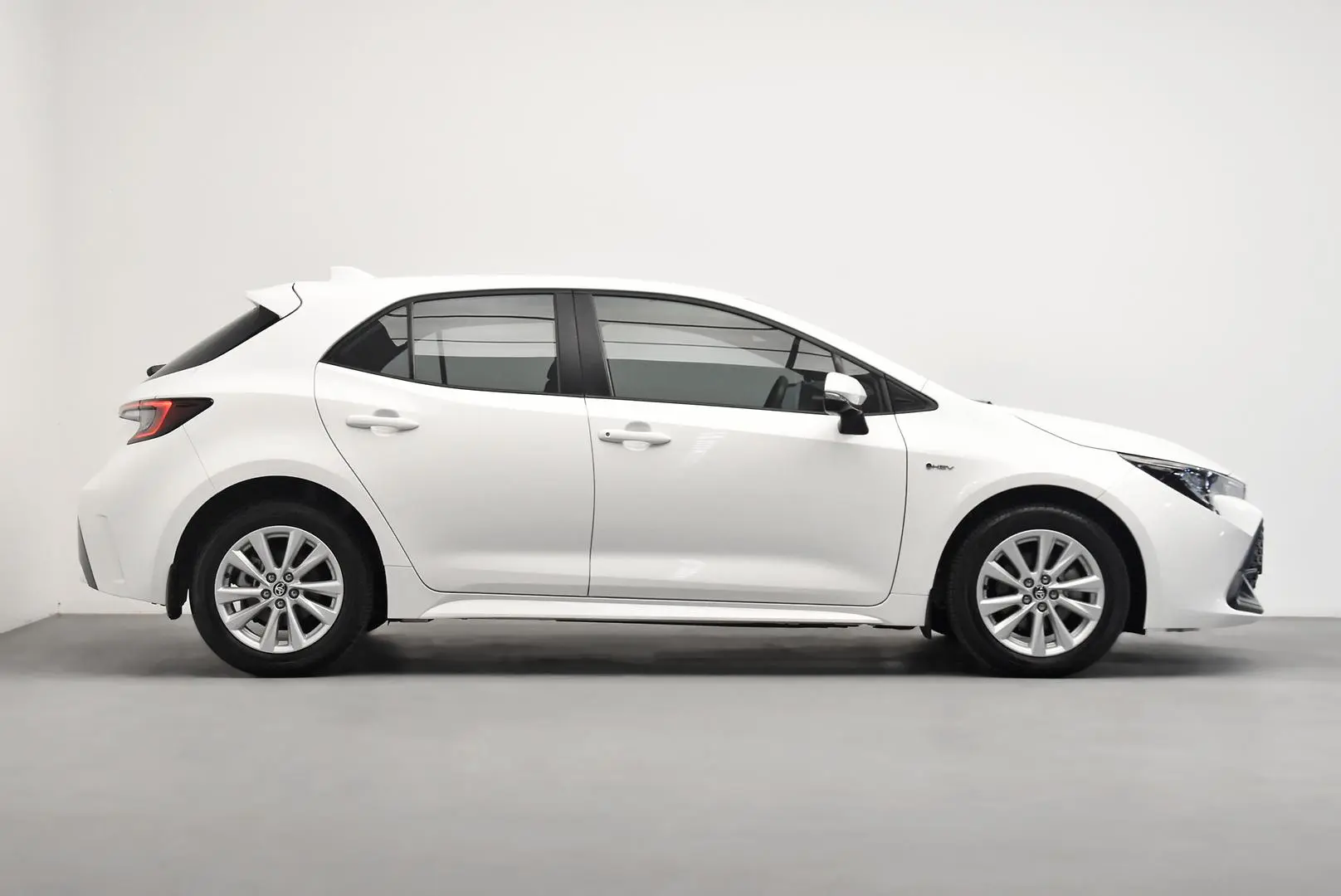 2024 Toyota Corolla Gallery Image 3