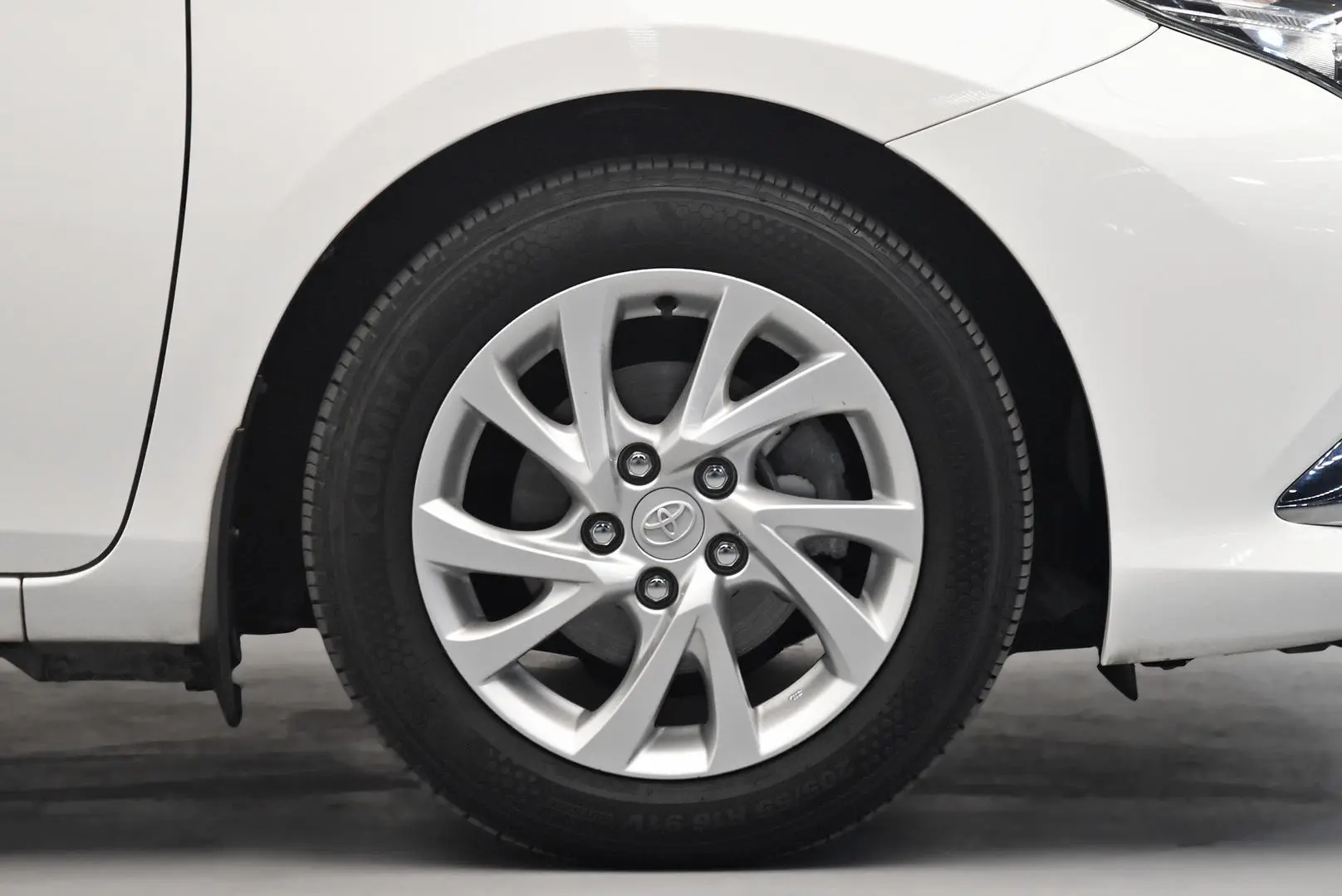 2017 Toyota Corolla Gallery Image 22