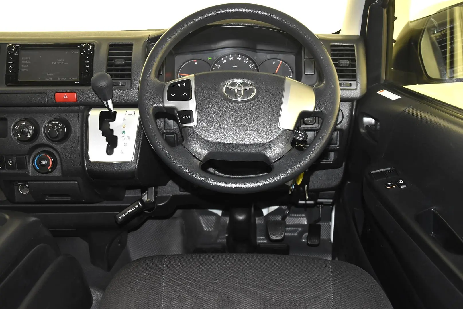 2017 Toyota Hiace Gallery Image 14