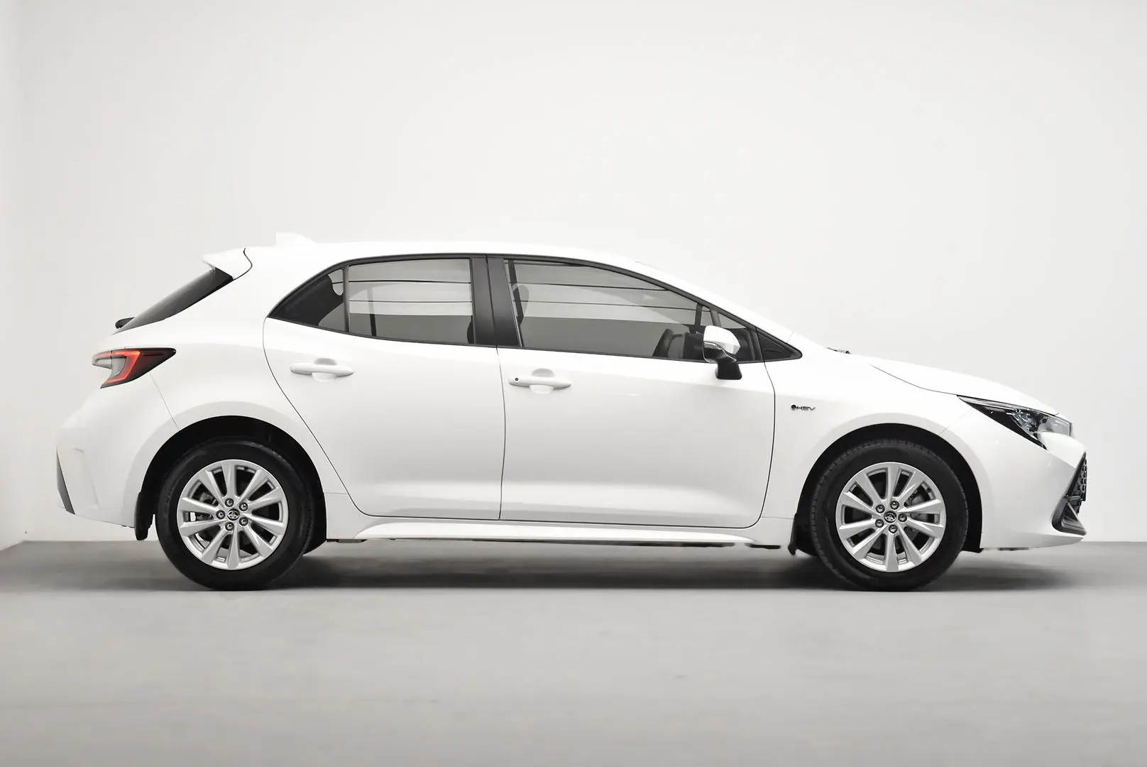 2024 Toyota Corolla Gallery Image 3