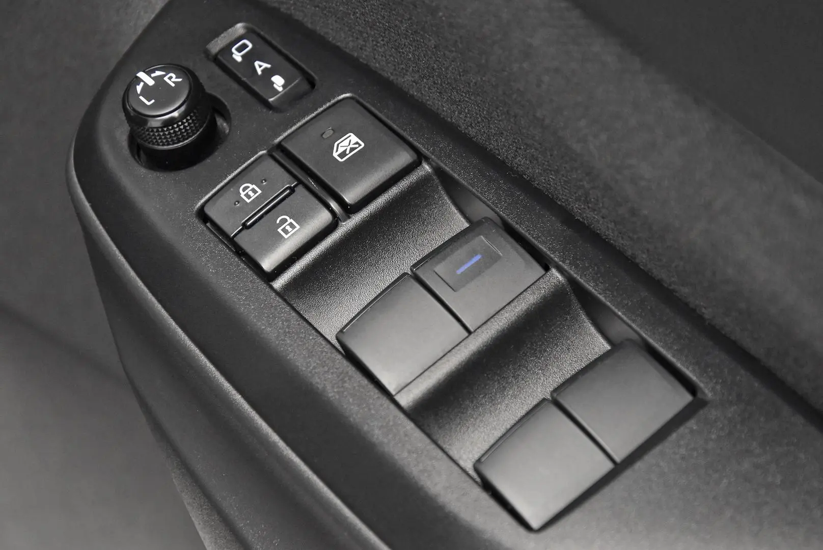 2021 Toyota Yaris Cross Gallery Image 10