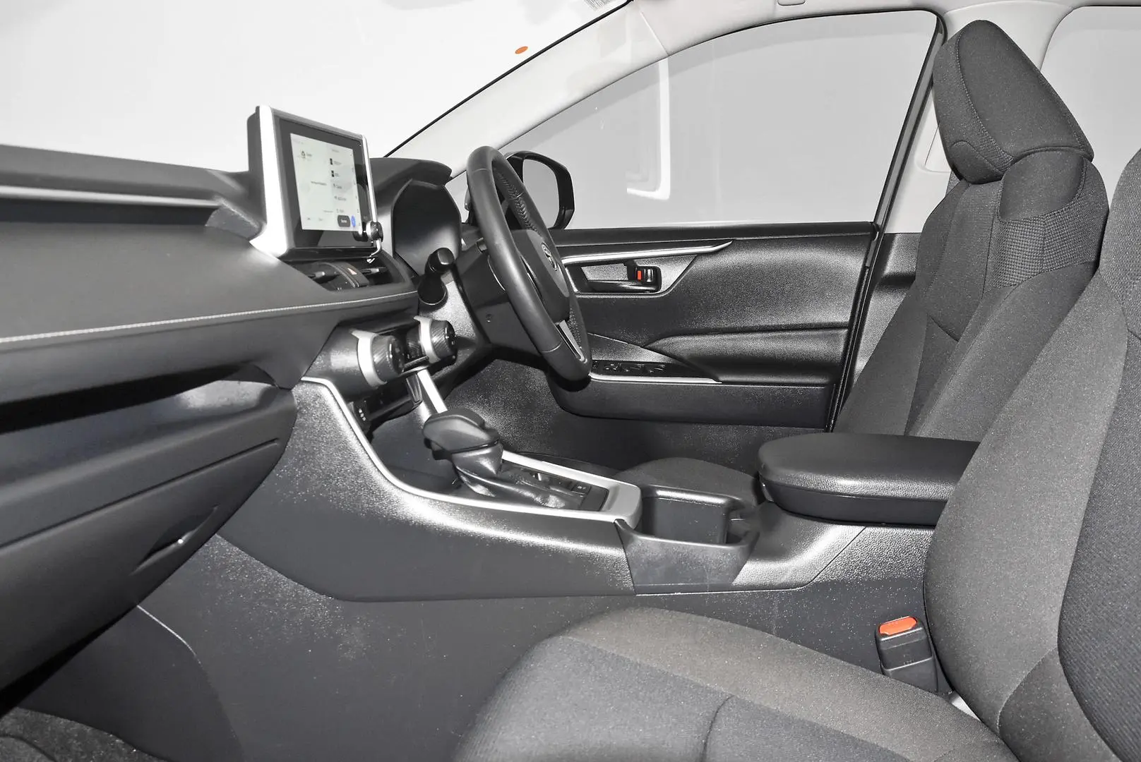 2024 Toyota RAV4 Gallery Image 18