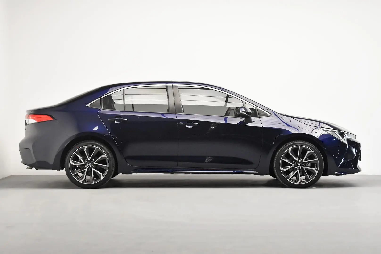 2020 Toyota Corolla Gallery Image 3