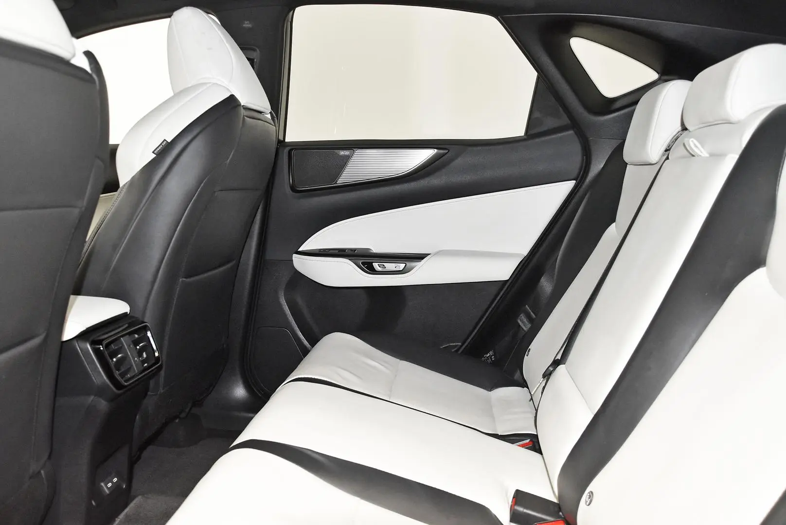 2024 Lexus NX Gallery Image 16