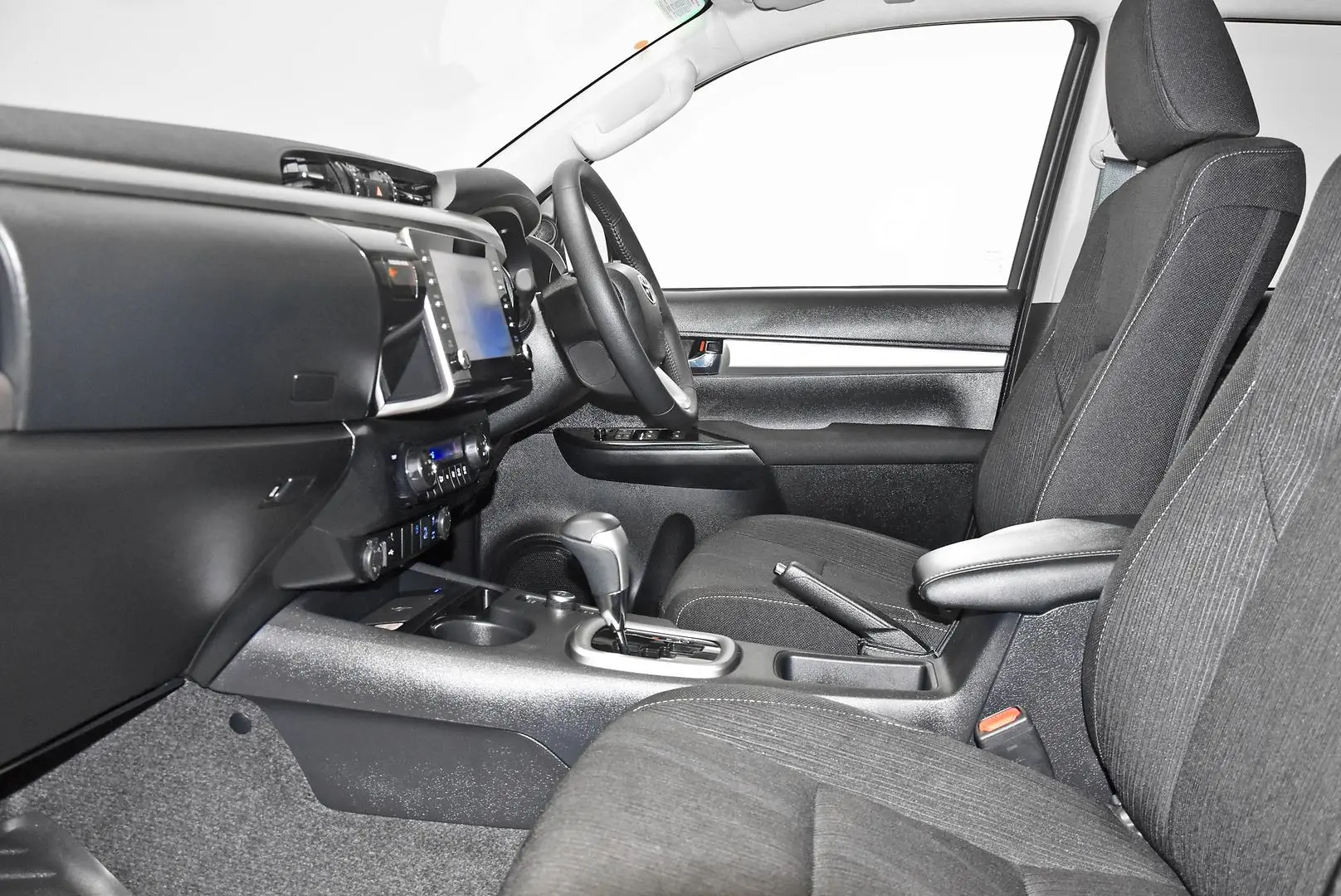 2024 Toyota Hilux Gallery Image 17