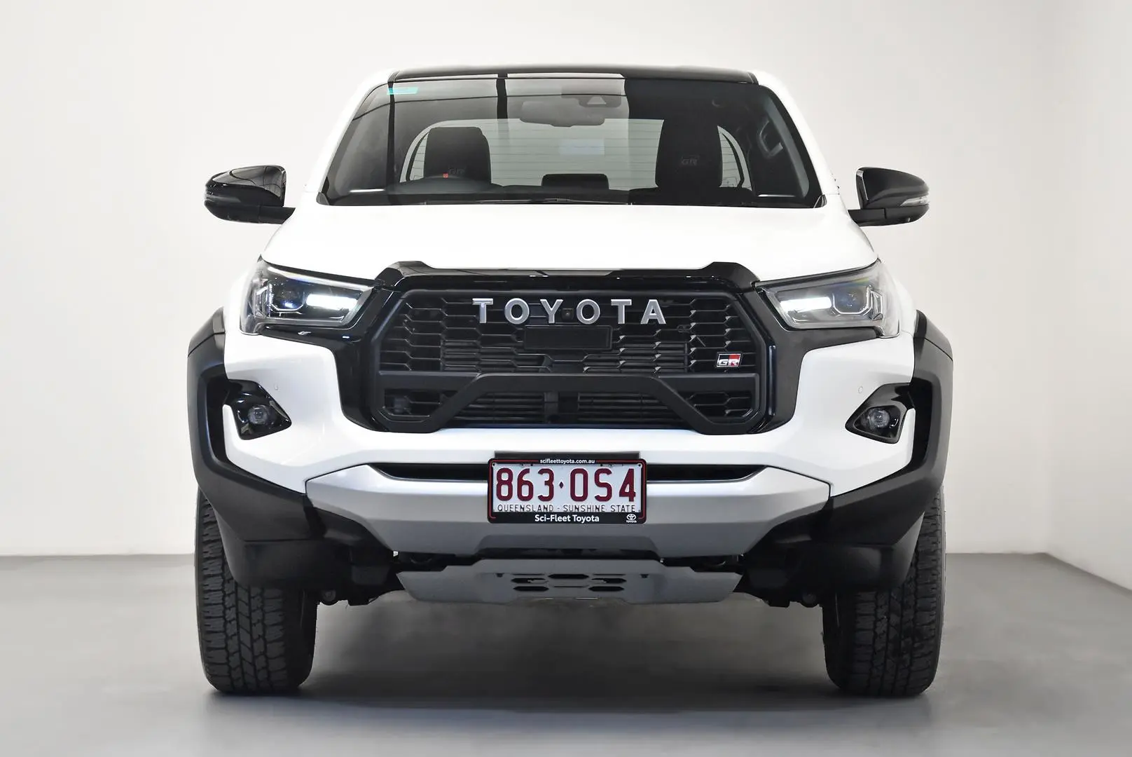 2025 Toyota Hilux Gallery Image 2
