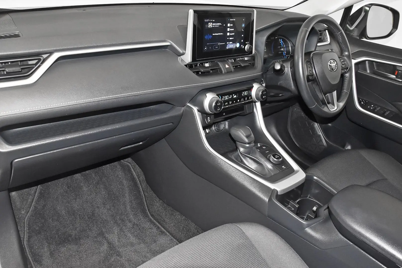 2024 Toyota RAV4 Gallery Image 17