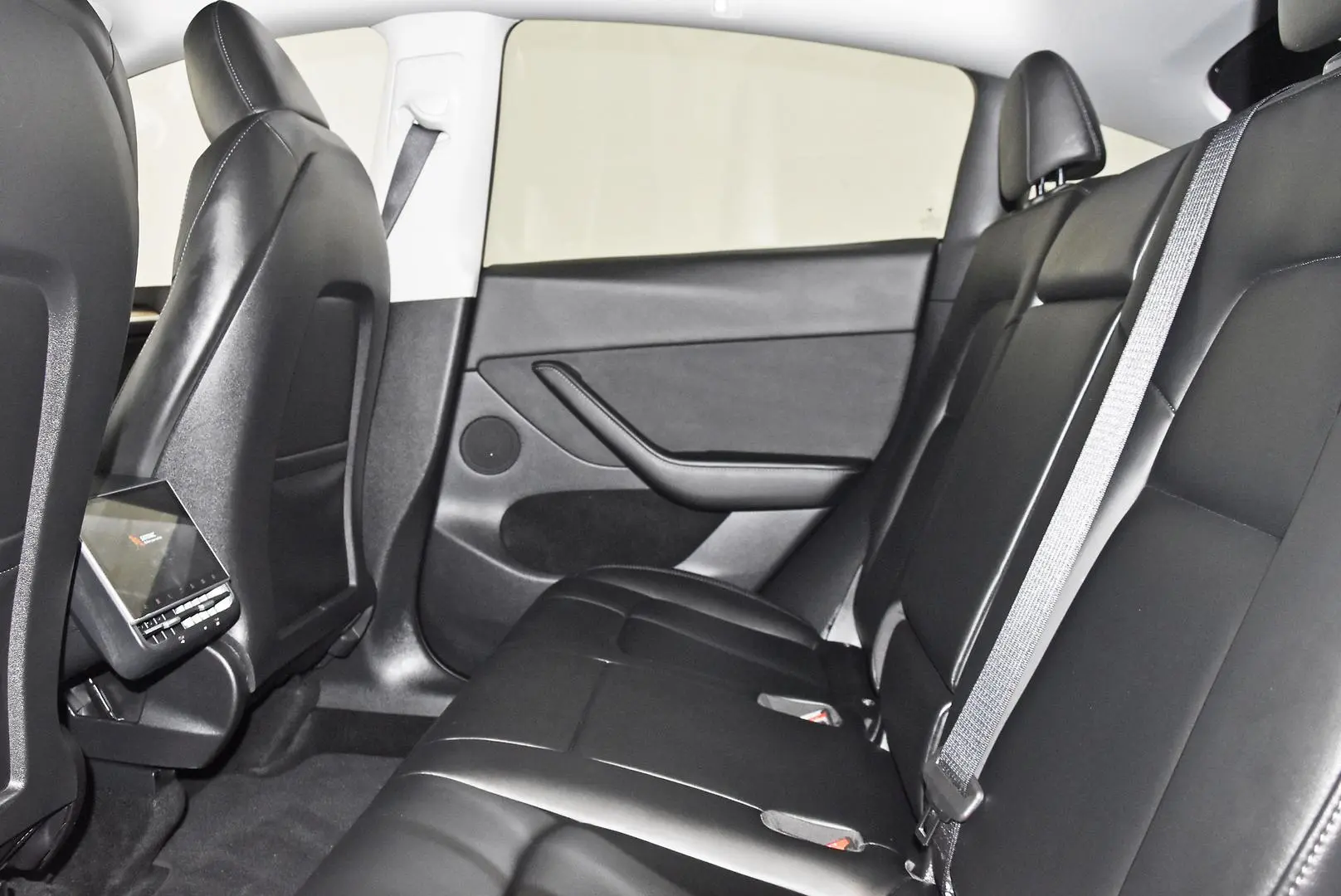 2023 Tesla Model Y Gallery Image 17