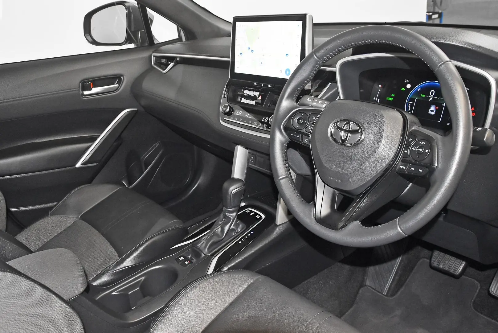 2025 Toyota Corolla Cross Gallery Image 9