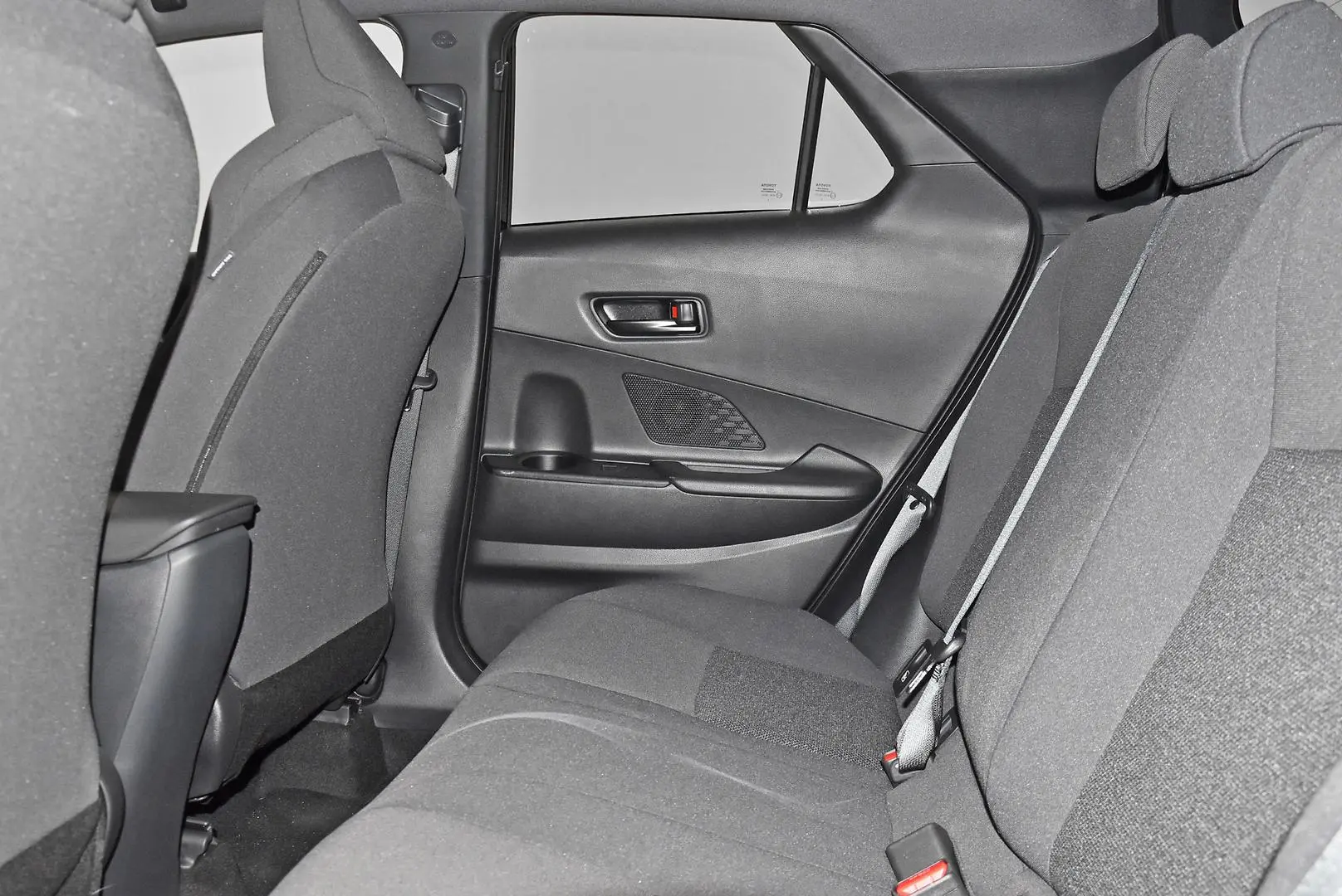 2025 Toyota C-HR Gallery Image 18