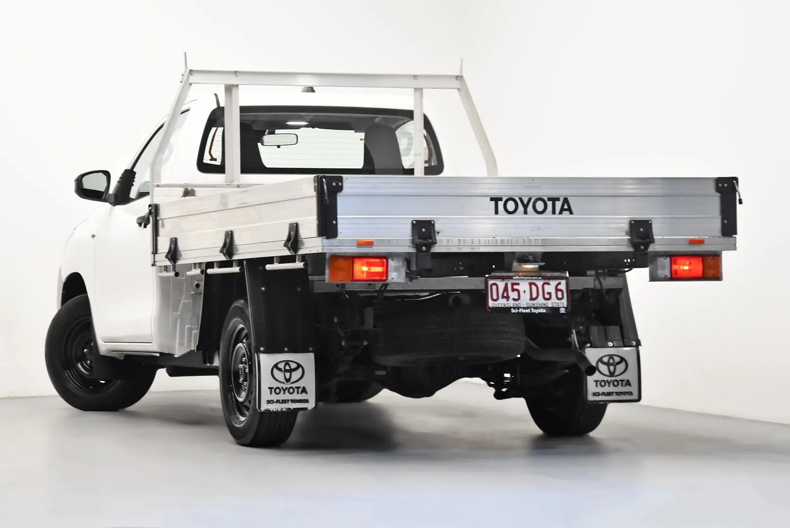 2021 Toyota Hilux Gallery Image 5