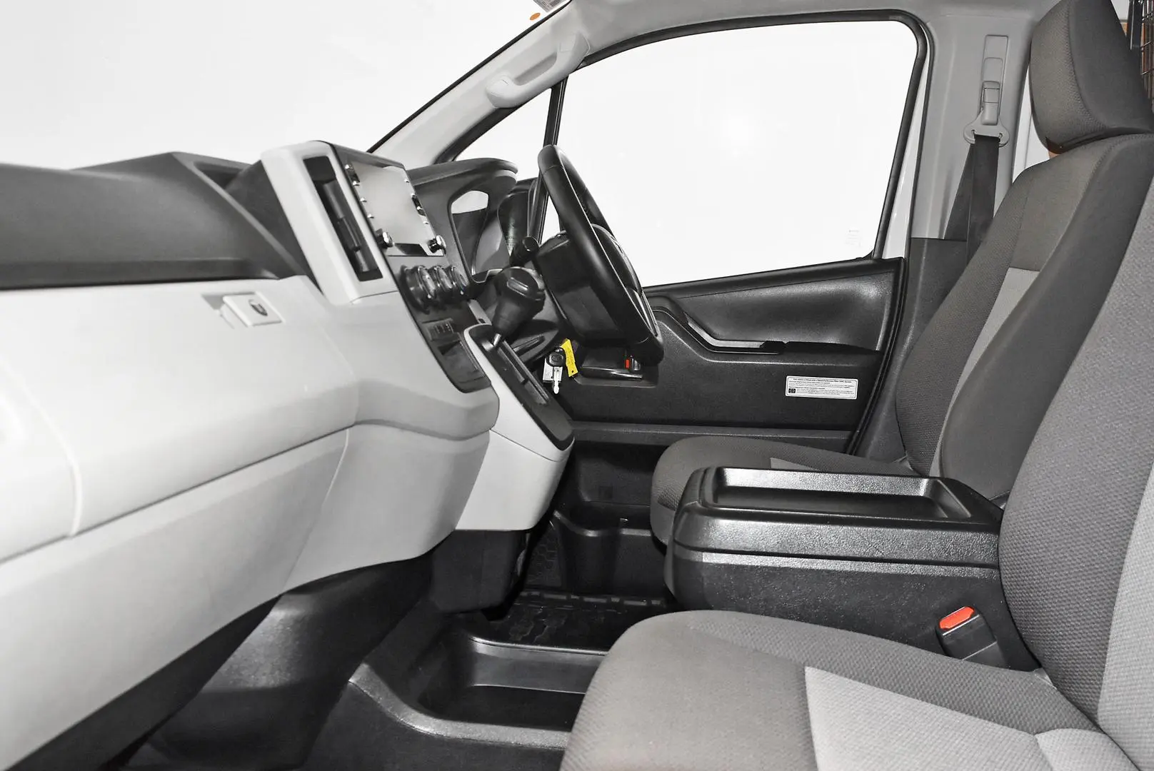 2021 Toyota Hiace Gallery Image 16