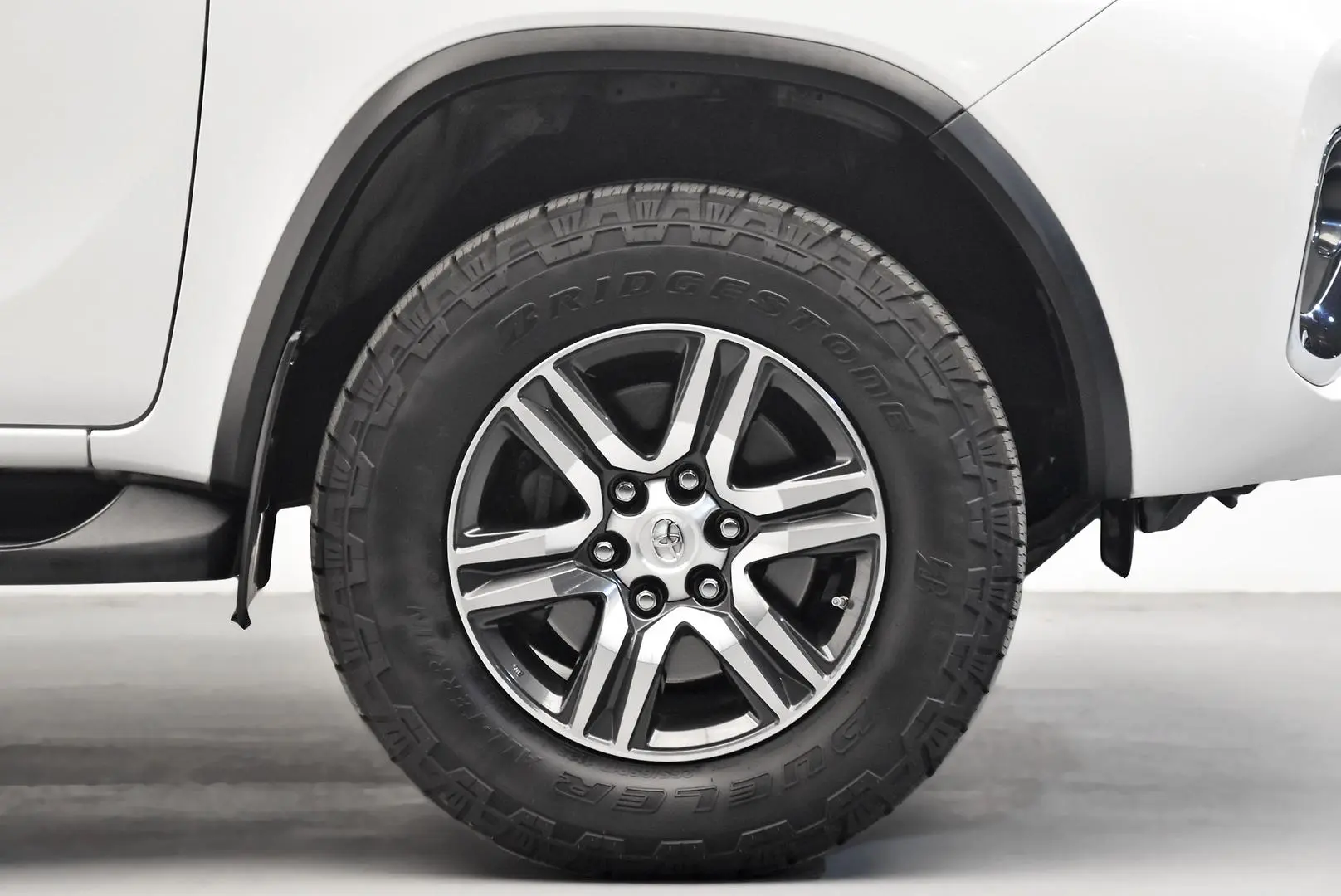 2018 Toyota Fortuner Gallery Image 21