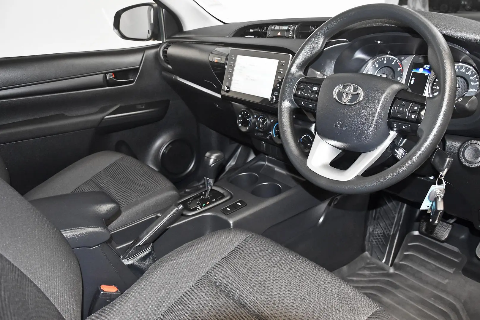 2023 Toyota Hilux Gallery Image 8