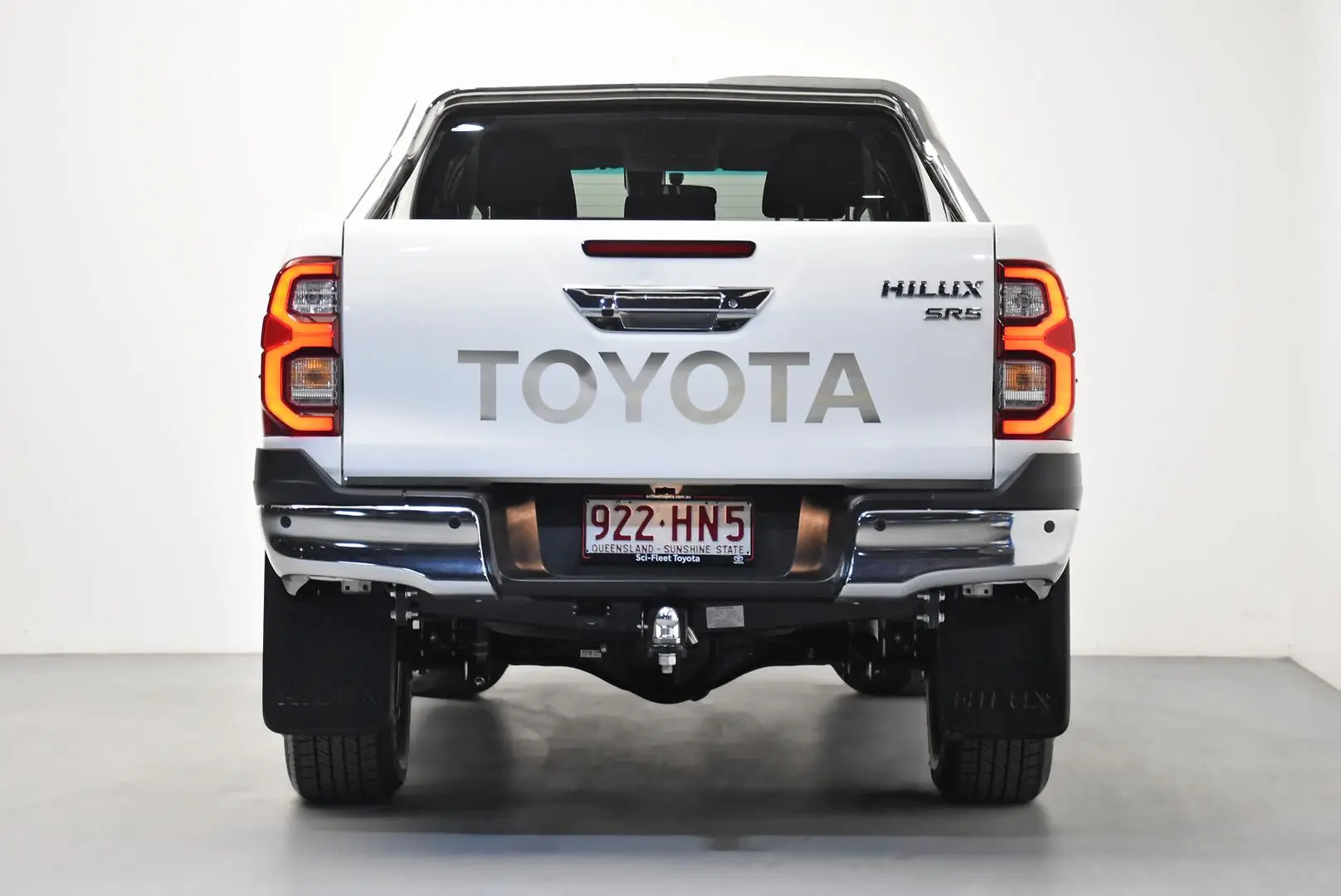 2023 Toyota Hilux Gallery Image 6