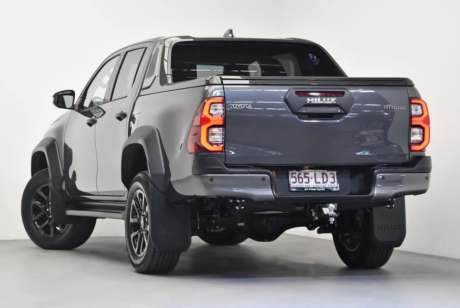 2024 Toyota Hilux Gallery Image 5