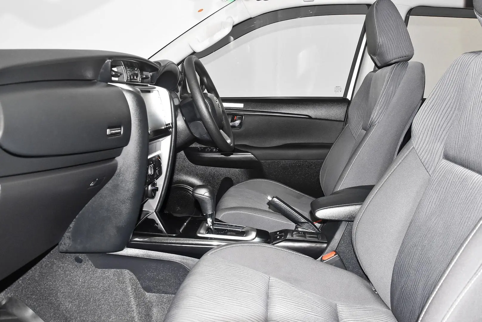 2025 Toyota Fortuner Gallery Image 17