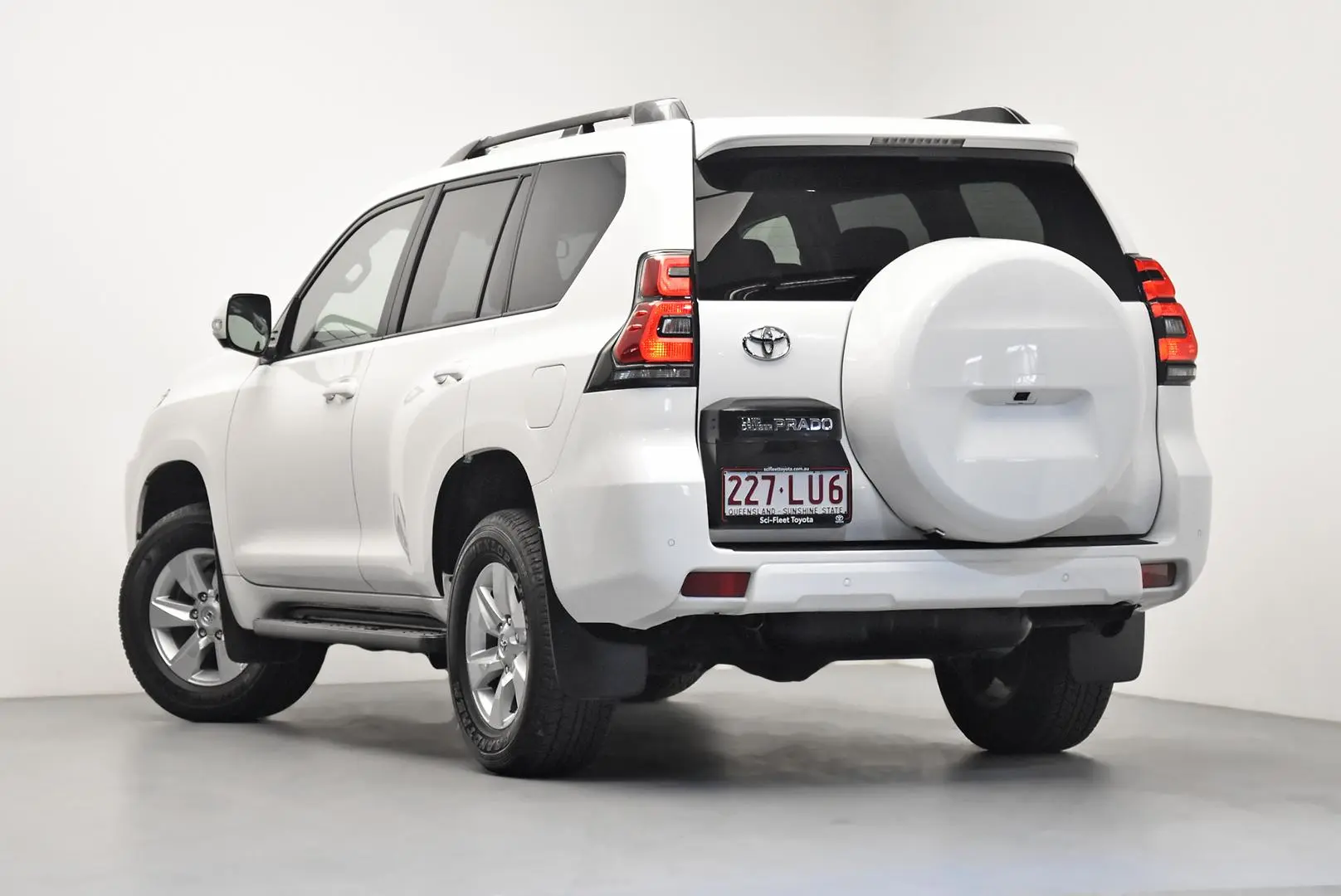 2023 Toyota Landcruiser Prado Gallery Image 5