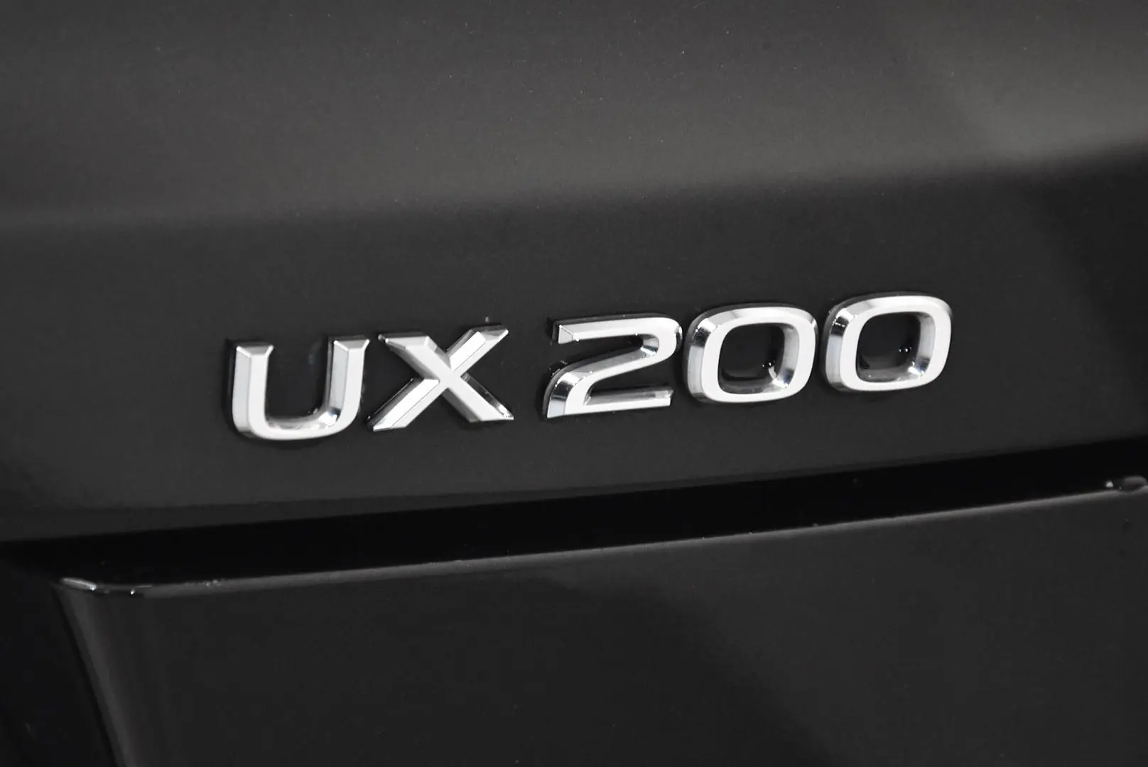 2019 Lexus UX Gallery Image 7