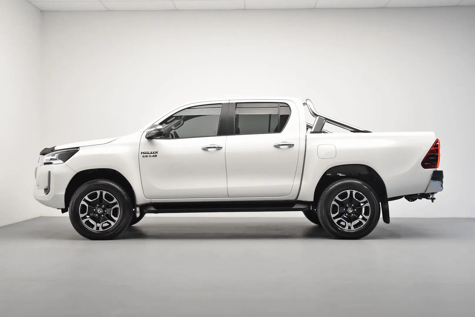 2023 Toyota Hilux Gallery Image 4