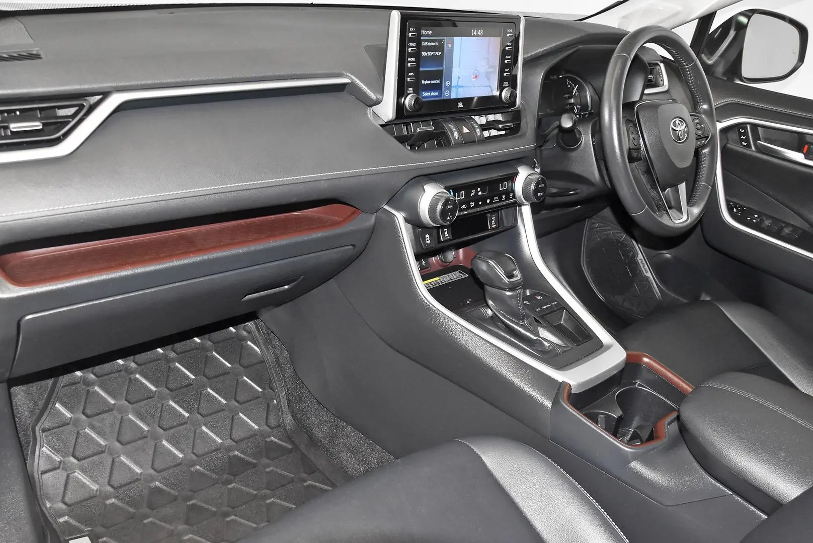 2020 Toyota RAV4 Gallery Image 17